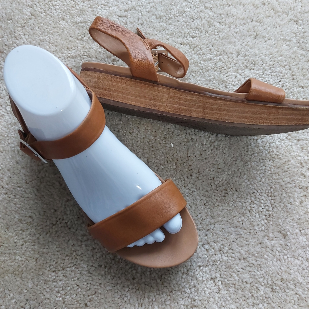 Steve Madden Tan Leather Sandals